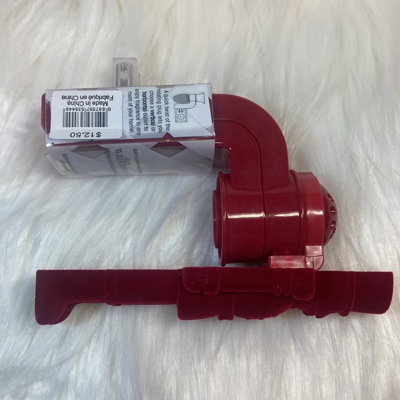 “NUTCRACKER” Wallflowers Fragrance Plug by BBW, Christmas Red Felted, NWT-Sealed - Picture 3 of 8